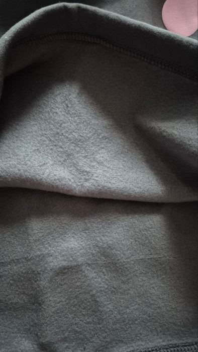 Сіра кофта з рожевими вставками