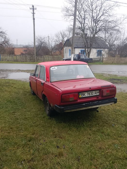 жигули ВАЗ 2105.
