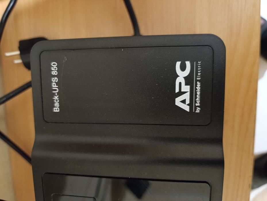 Джерело безперебійного APC BE850G2-RS 850 BA