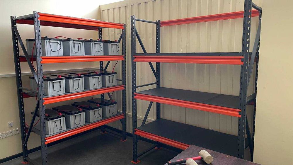 Стелажі металеві підсилені з полицями. Збірно розбірні. Для шин, коліс