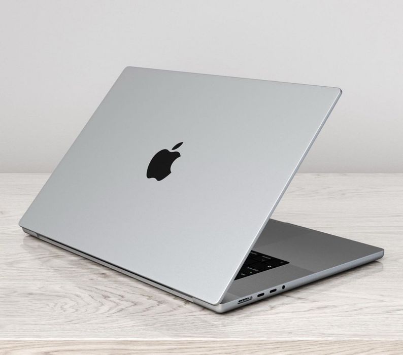 MacBook PRO 16” M4 PRO 24GB/512GB  (OPEN BOX / USED)