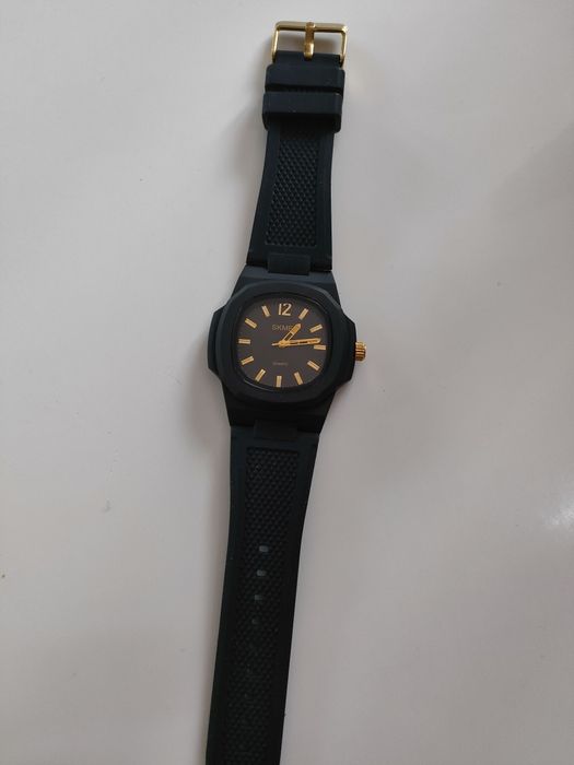 Zegarek wodoodporny 5 ATM.