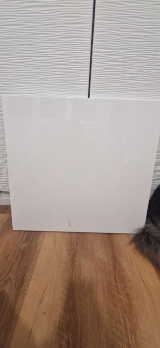 frente brilhante da mesma porta/painel da gama IKEA (como a linha RINGHULT ou semelhante)