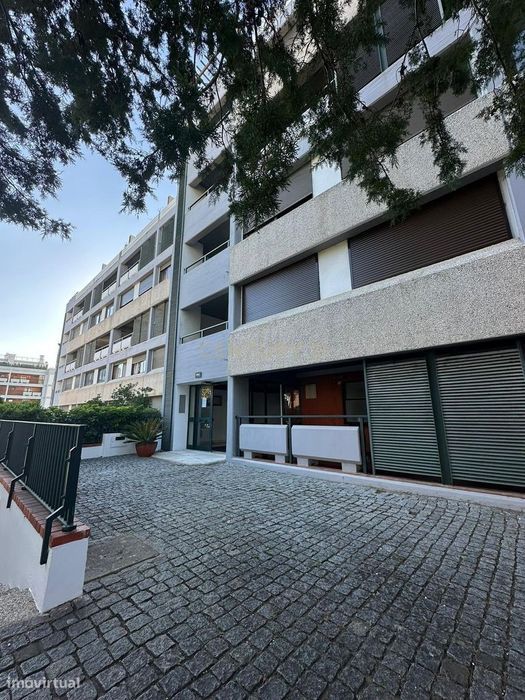 T4 Triplex para arrendamento mobilado em Cascais – Pronto a Habitar