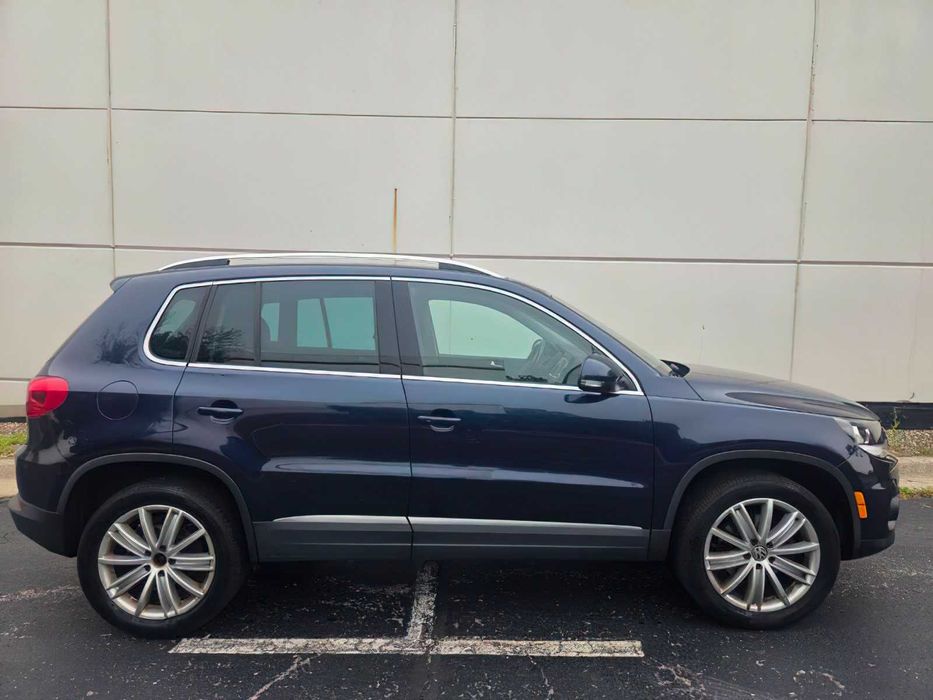 Volkswagen Tiguan Sport      2015