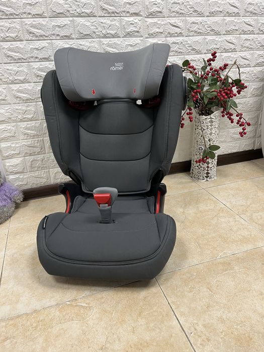 Автокрісло BRITAX ROMER KIDFIX 3 M Група 2/3 (15-36 кг) бустер
