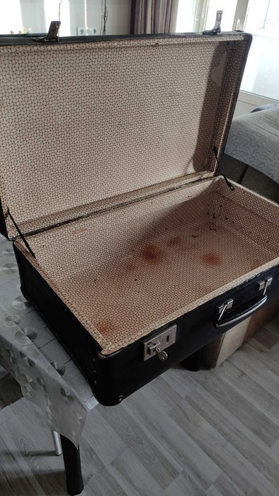 Чемодан -саквояж фанерный