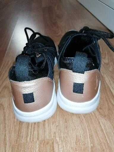 Ténis Reebok pretos originais