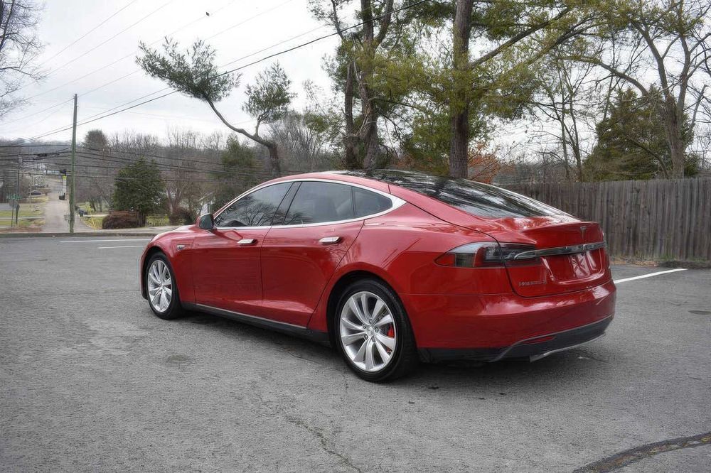 Tesla Model S      2014