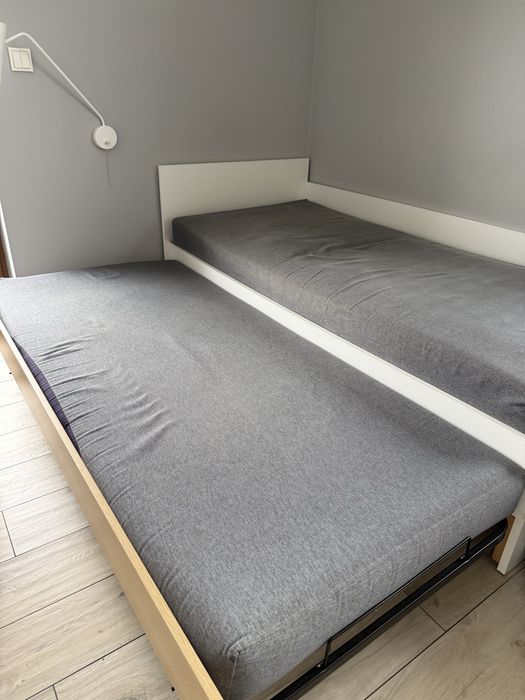 Kanapo-łóżko z podnoszonym stelazem