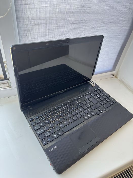 Ноутбук Sony VAIO VPCEH1M1E (PCG-71811M)