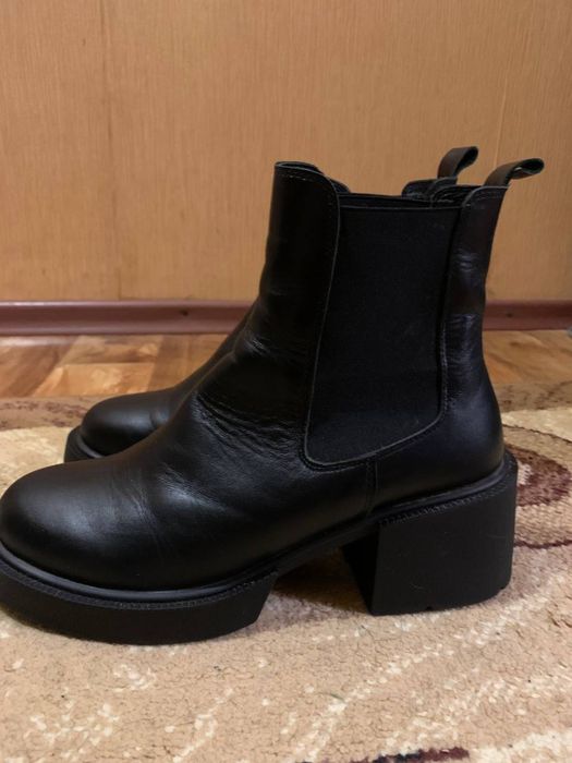 Зимові шкіряні жіночі ботинки