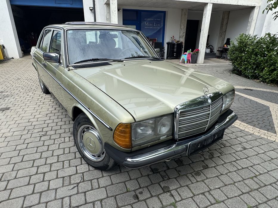 Mercedes-Benz w123 240d Sedan Dobra Baza