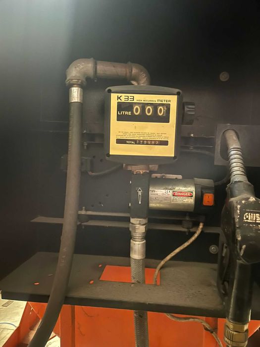 Deposito de combustível com Bomba 12V e armação para transporte