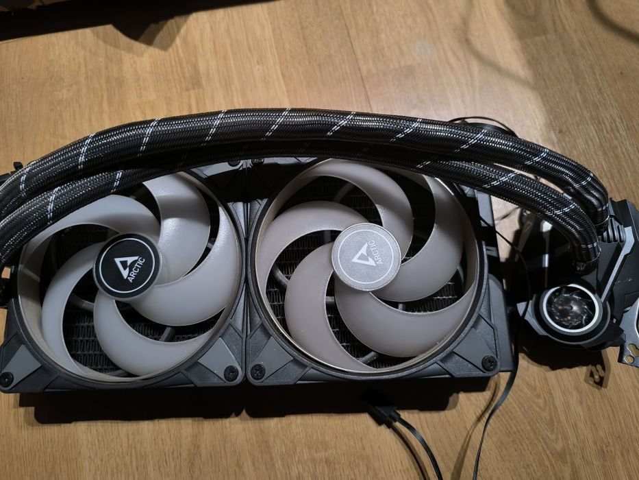 Cooler Arctic Liquid Freezer II RGB 280mm para AMD AM4 e AM5-impecável