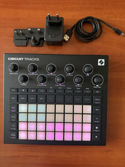 未使用品 Novation Circuit Tracks Novation Circuit Tracks | Groovebox, syntezator, sekwencer