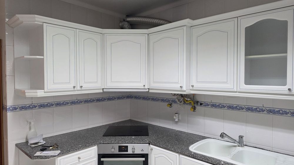 Móveis de cozinha com bancada