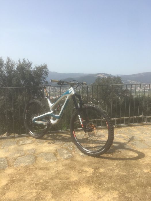 Yt capra CF Pro Race