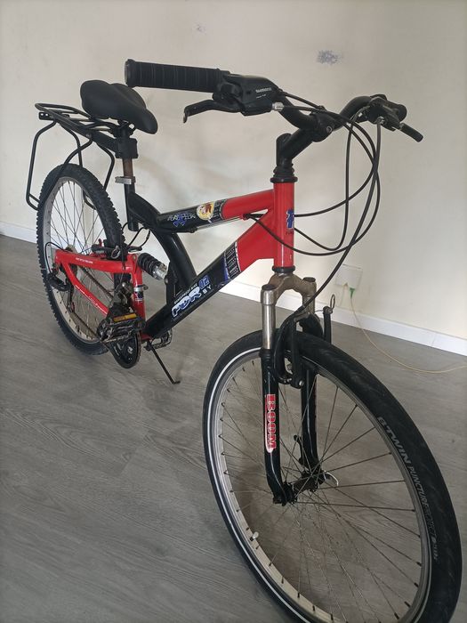 Bicicleta 26 amortecedores  90€