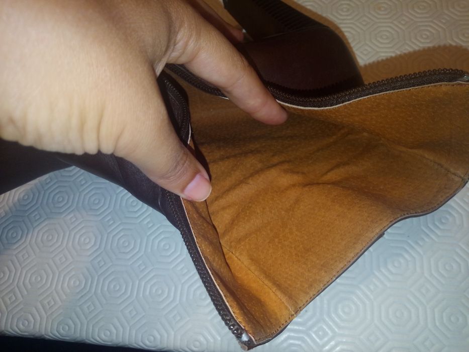 Botas castanhas em pele n.° 37