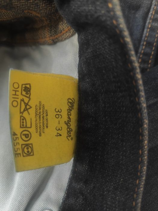 Jeansy Wrangler broken twill
