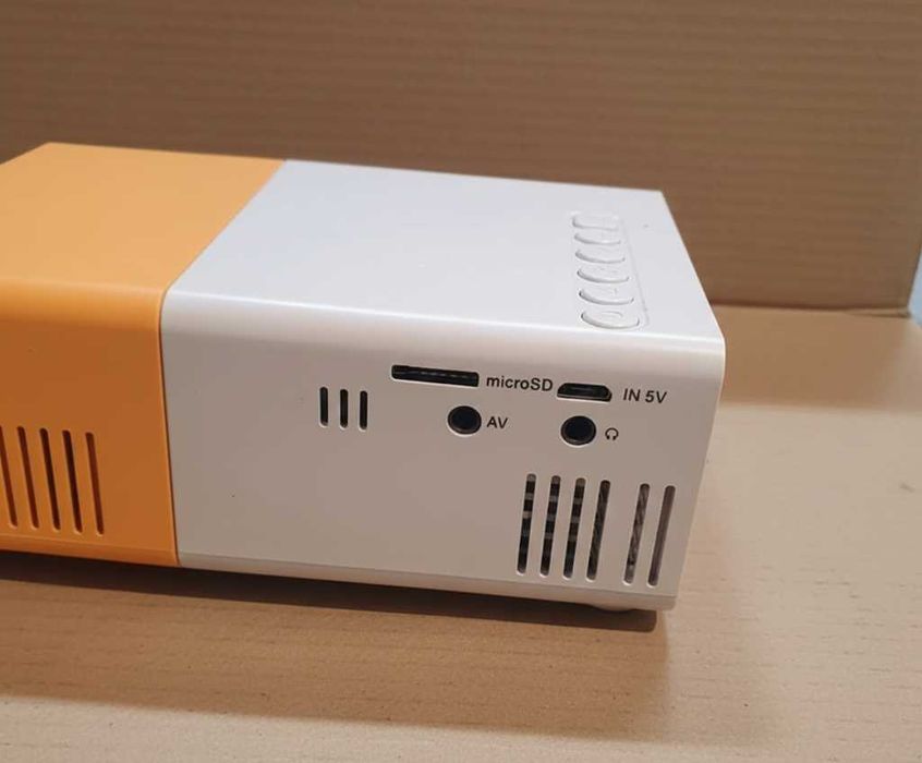 Проектор с динамиком/ домашний кинотеатр/ Мультимедійний  проектор