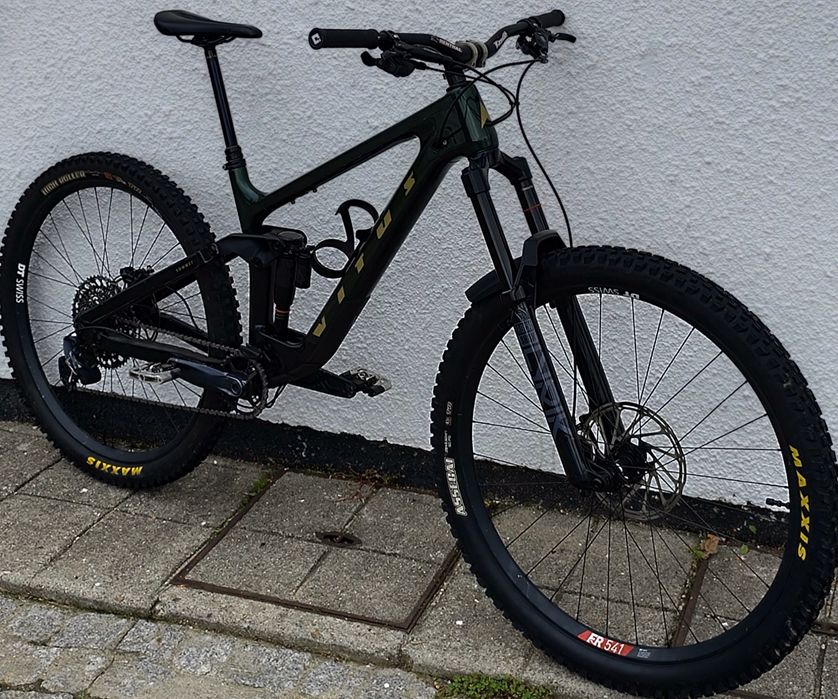 Bicicleta enduro/trail Vitus sommet 29 carbono: L/M