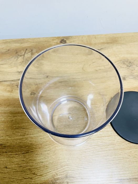 Pojemnik zamykany z miarką 1 l