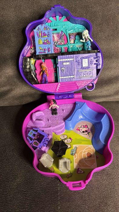 Полі покет монстер хай