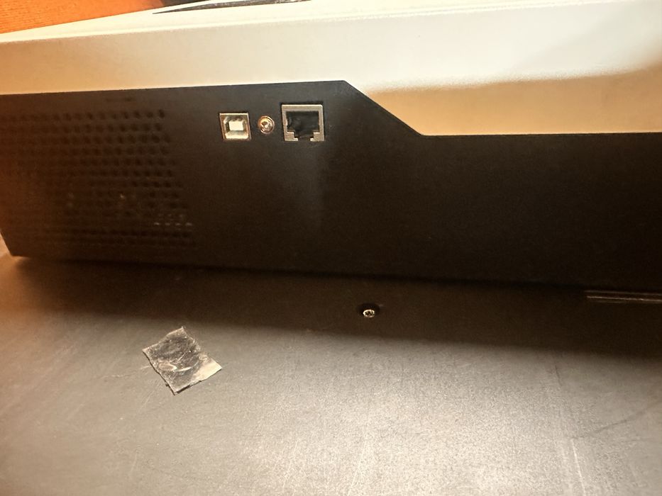 Гібридний інвертор 3000 КвТ