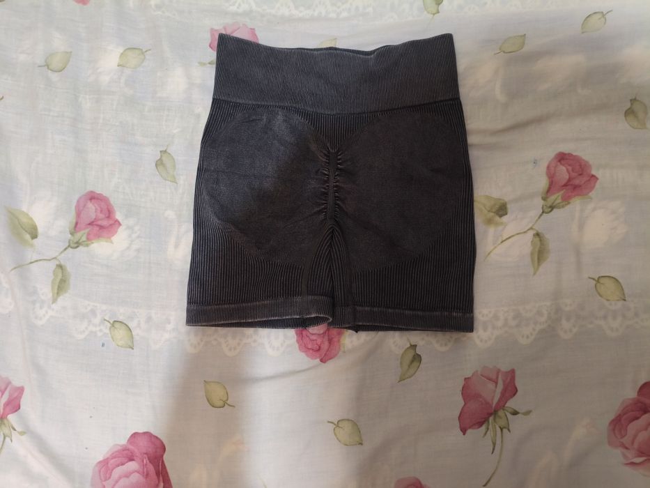 Спортивні шорти з пушап смужкою