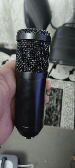 Студийный микрофон