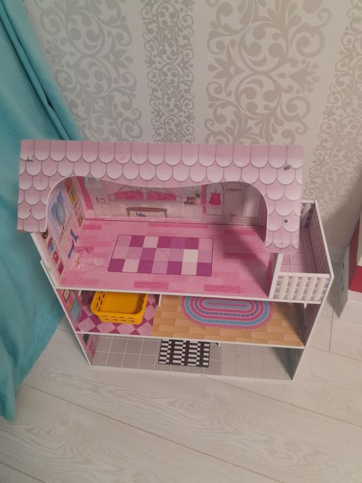 Продам  іграшковийляльковий дім