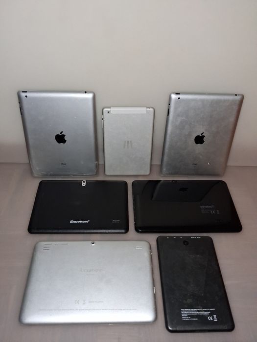 Vários iPads e Tablets