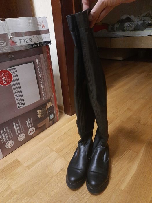 Стильные высокие ботфорты. 39 размер