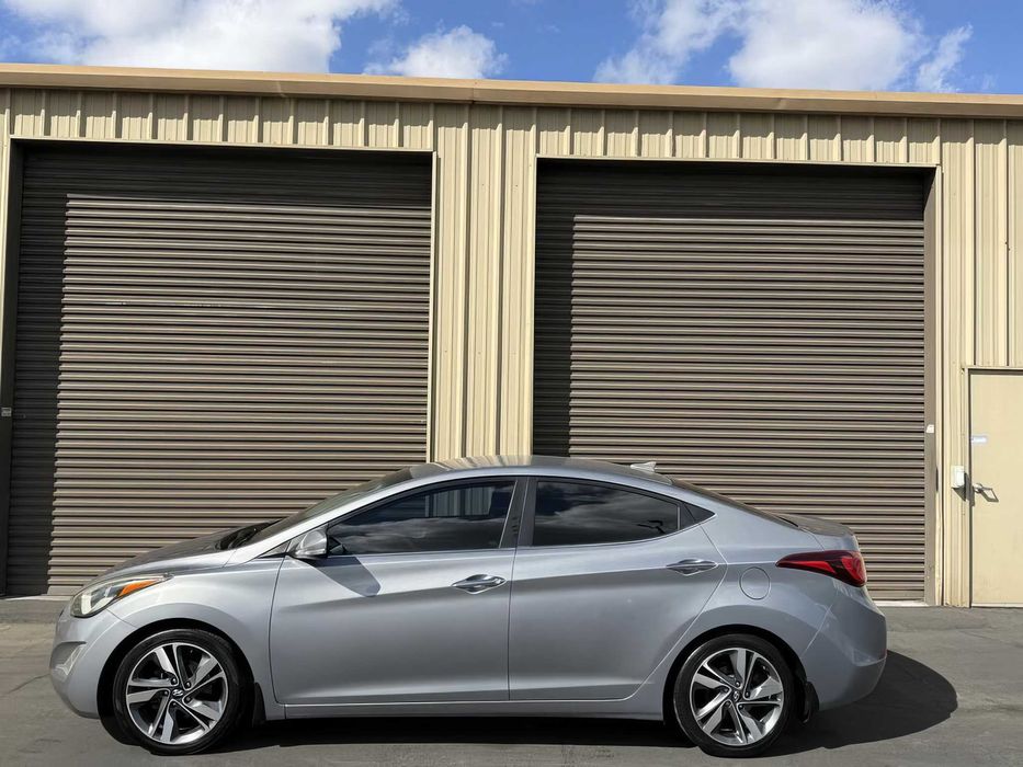 Hyundai Elantra Limited      2015
