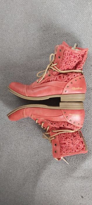 Buty ażurowe Mustang 39 25 cm