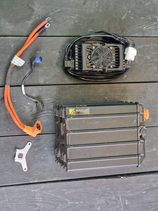Akumulator Surron Ultra Bee 74v 60Ah + ładowarka 12A + wiązka