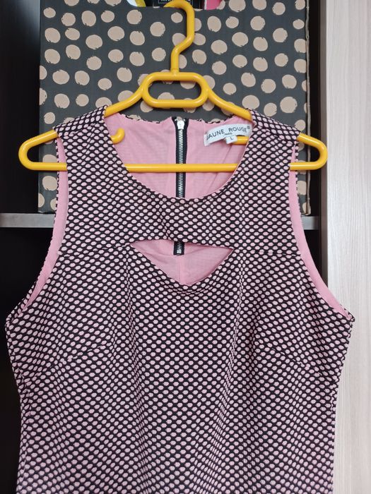 Sukienka różowo-czarna