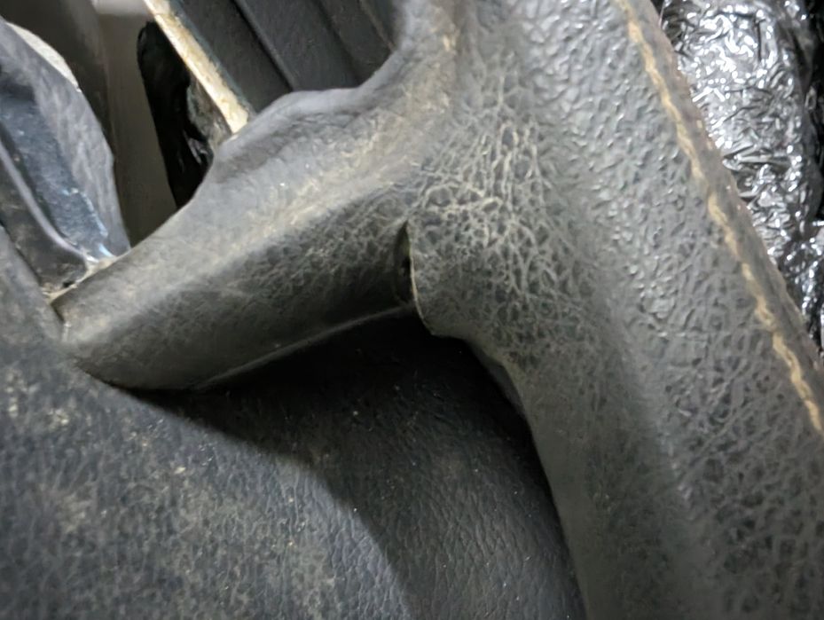 Quartela porta Toyota  Avensis t25