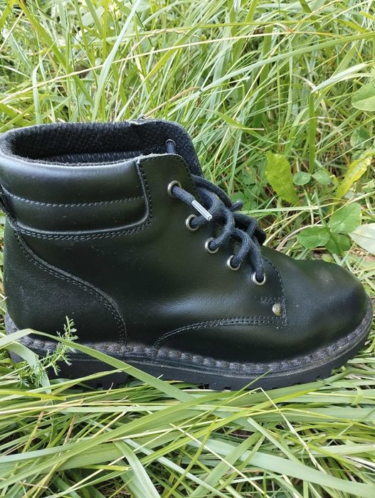 Czarne trapery Sznurowane