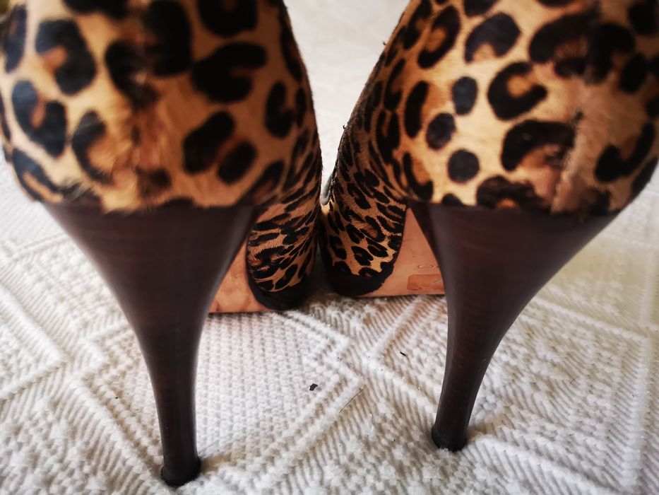 Sapatos da Aldo de pêlo - padrão leopardo N°38