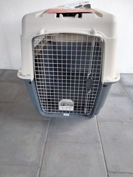 Duży plastikowy transporter na kółkach nowy