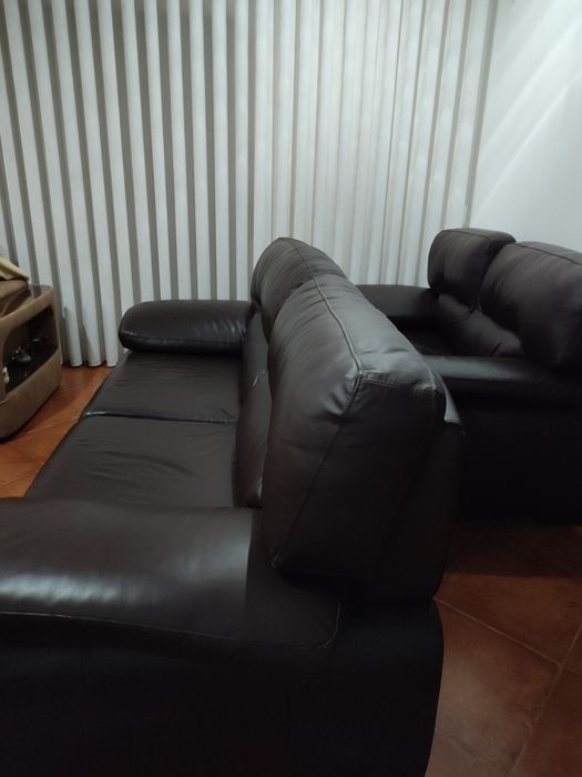 Sofá castanho pele - 200€