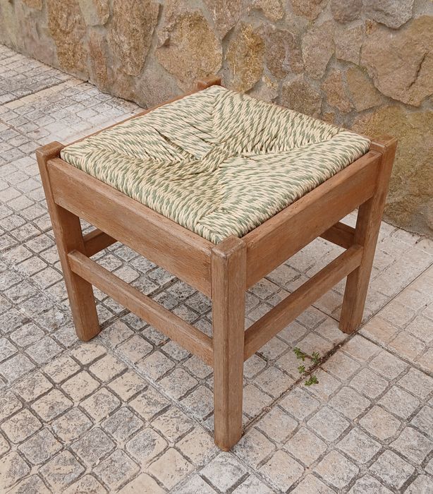 Banqueta de madeira