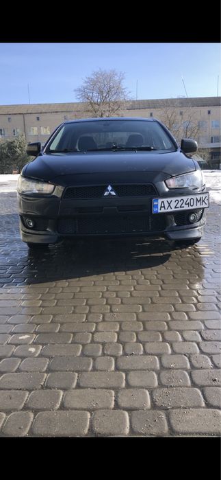 Лансер 10 2 літра бенз механіка