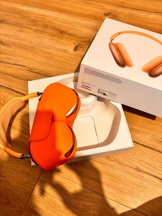 Airpods Max , kolor pomarańczowy