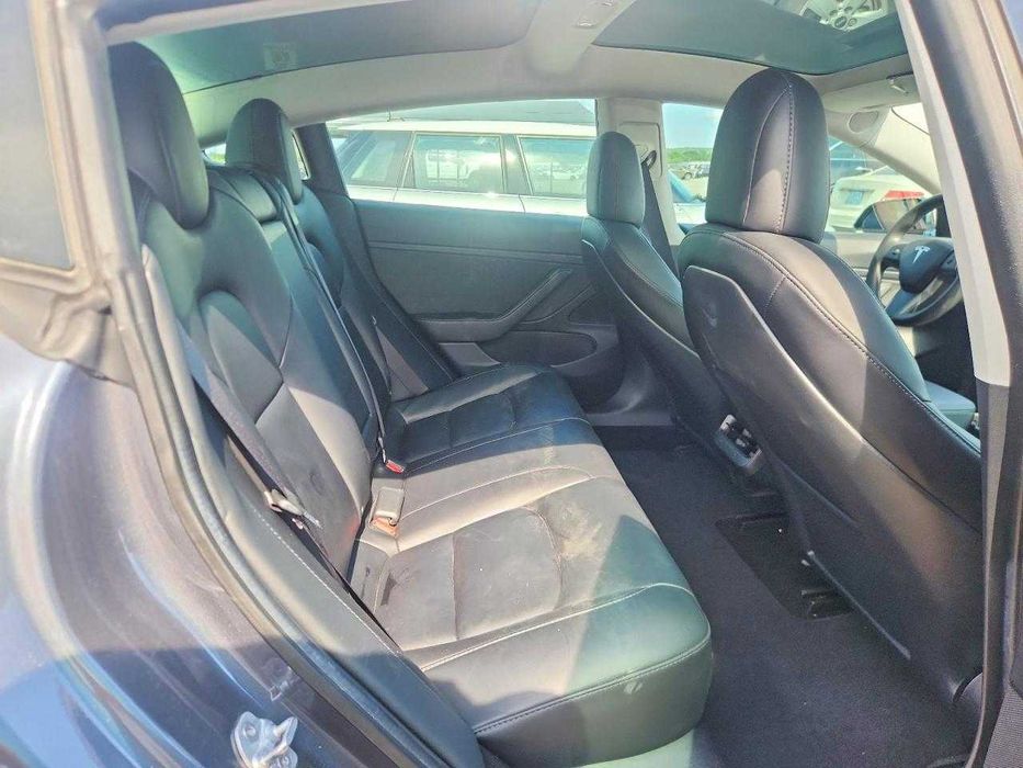 Tesla Model 3 2020.