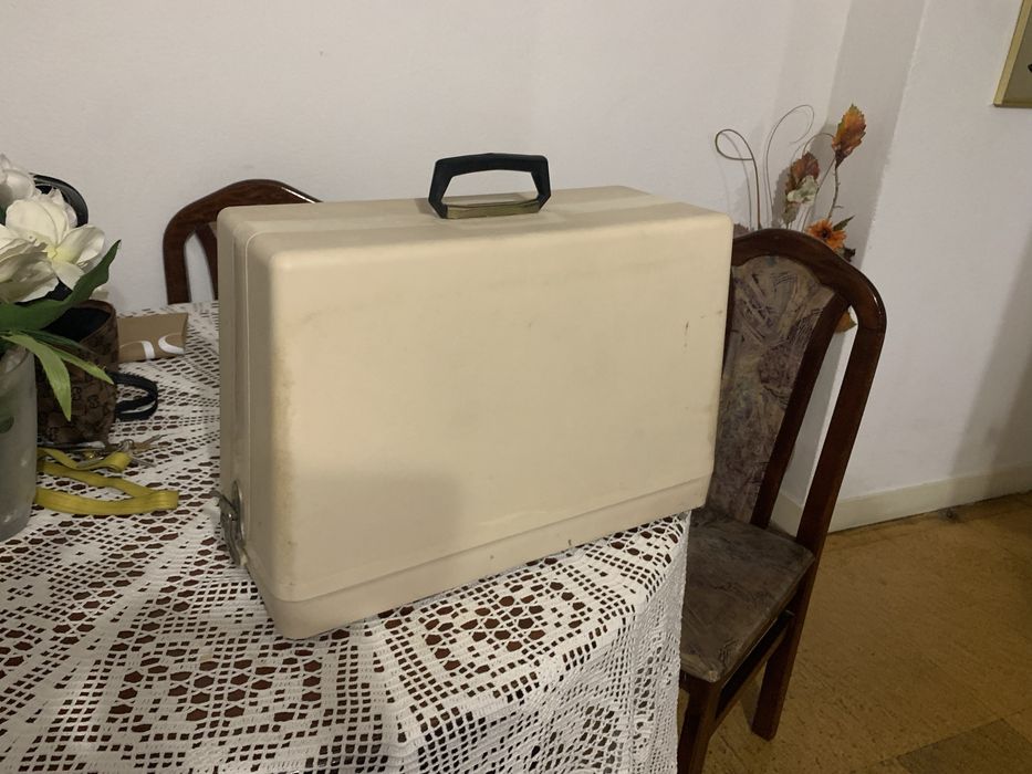 Máquina de Costura Oliva