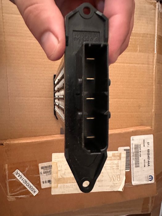 68004014AA Радіатор примусового підігріву пічки Dodge Nitro Jeep Grand